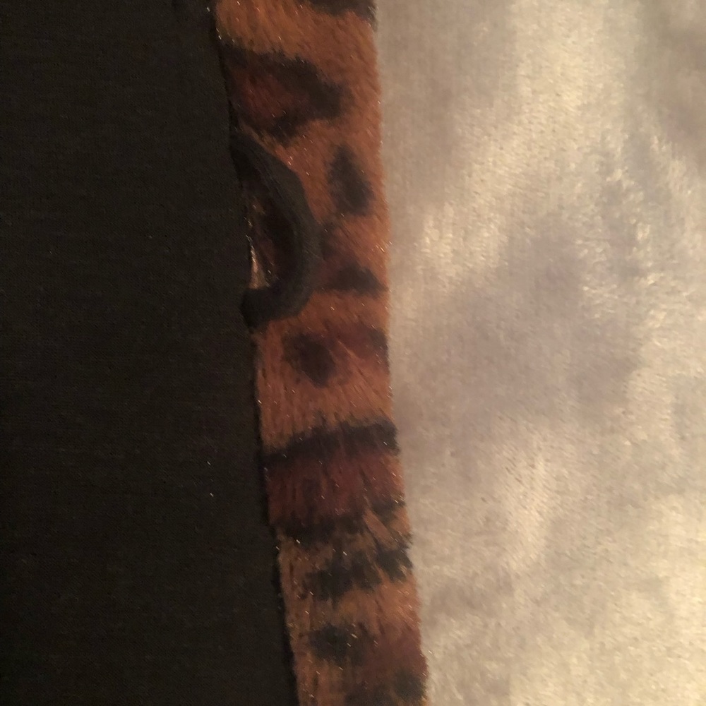 Leopard Print/Black Vest. Size Large. - Picture 5 of 6